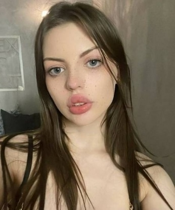 Фаина, 22